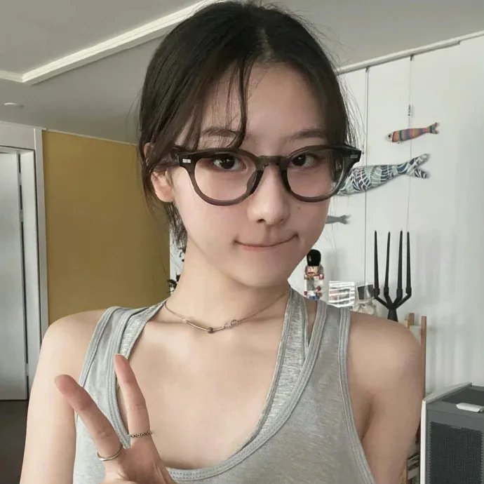踉跄的女孩